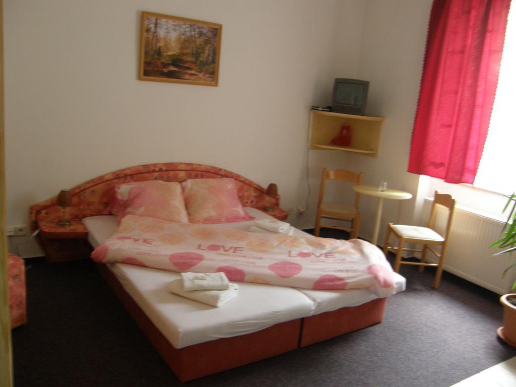 Hotel Filip Ceske Budejovice Bilik gambar