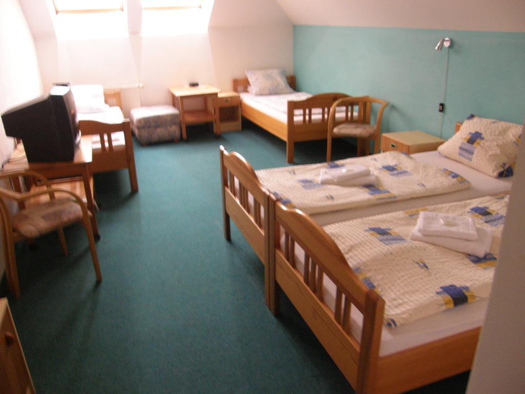Hotel Filip Ceske Budejovice Bilik gambar
